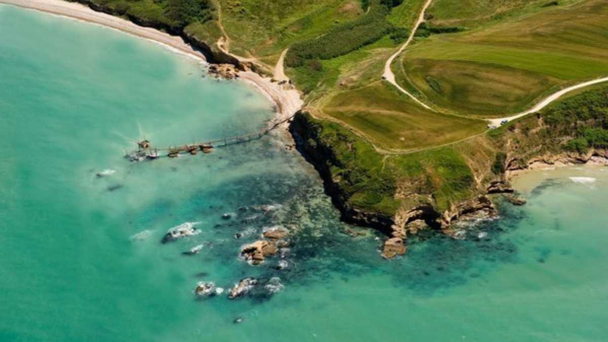 Riserva Naturale di Punta Aderci a Vasto: guida ai sentieri e alle spiagge